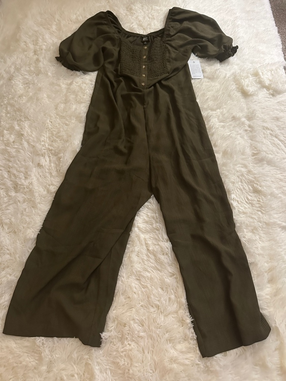 bobeau Olive Puff-Sleeve Smocked Jumpsuit - Picture 5 of 10